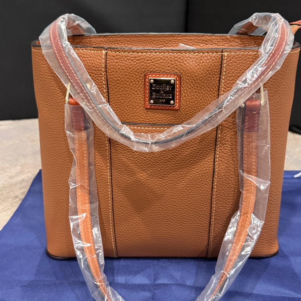 DOONEY BOURKE Pebble Grain Small Lexington bag in Caramel color brand new - Picture 3 of 12